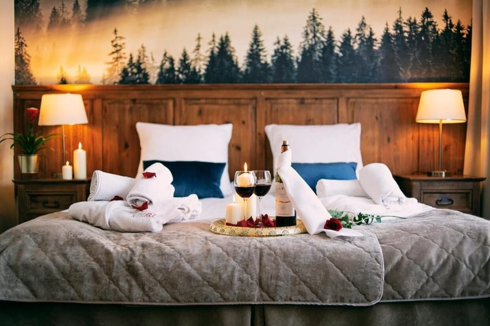 Premium bedding, in-room safe, desk, blackout drapes