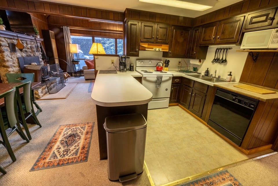 nice island to set up food prep