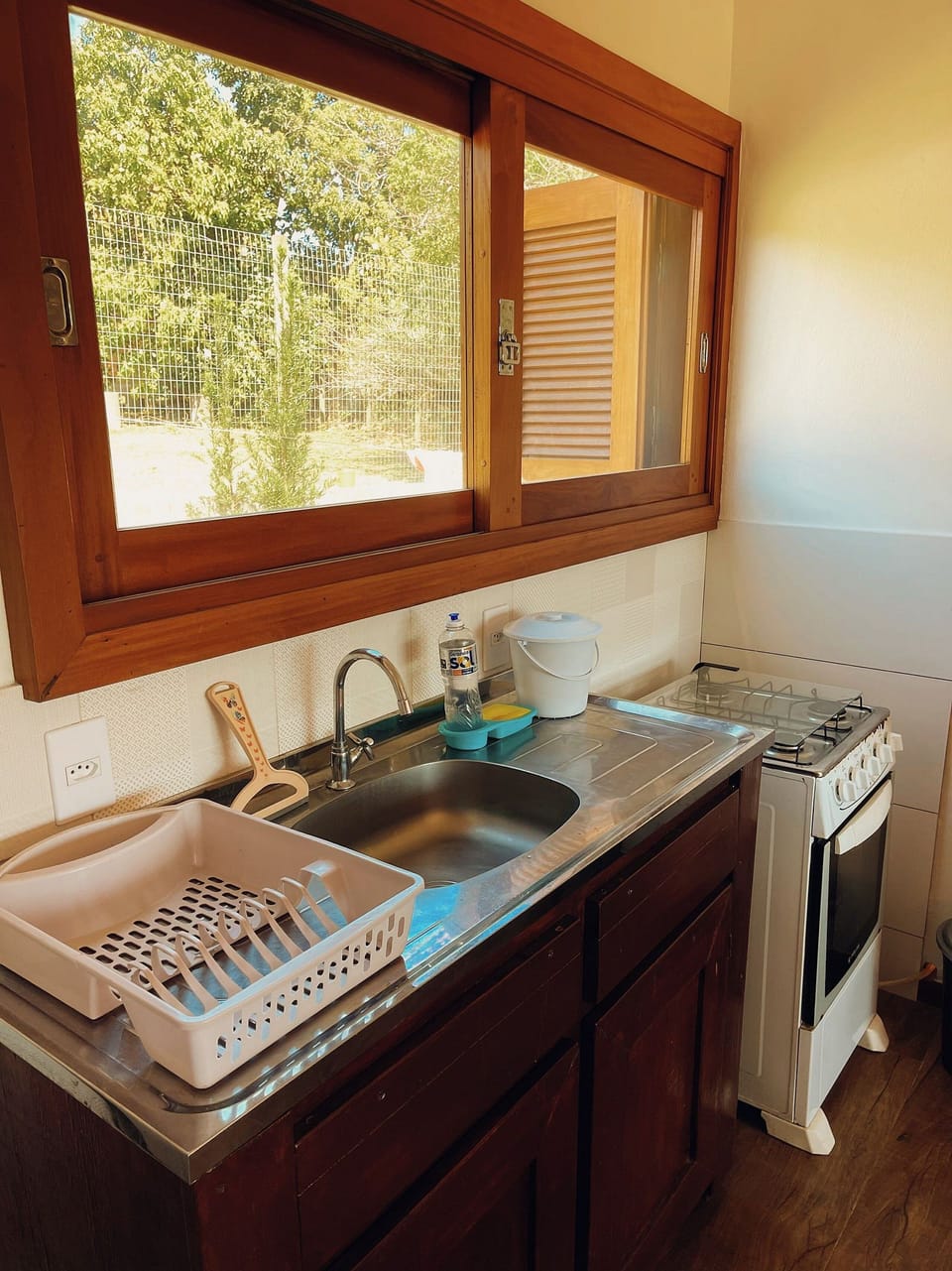 Fridge, cookware/dishes/utensils, dining tables, kitchen islands