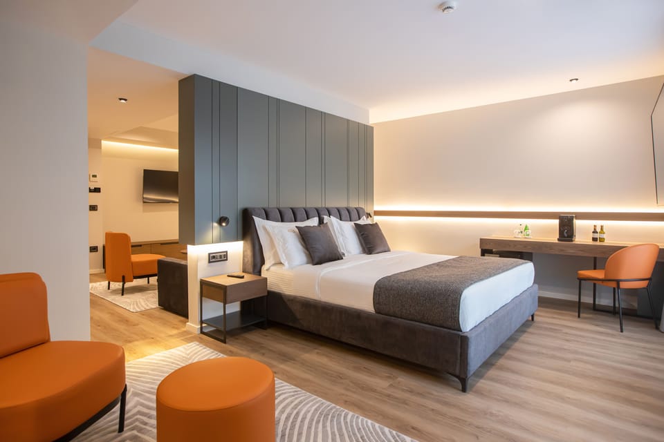 Junior Suite | Premium bedding, down comforters, minibar, in-room safe