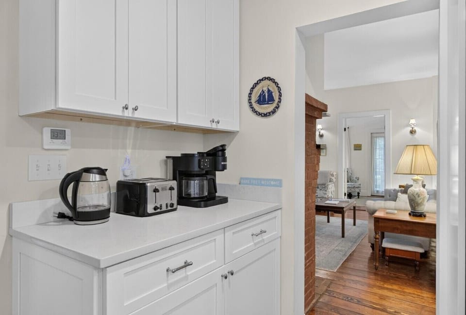 Kitchen amenities available for guest use