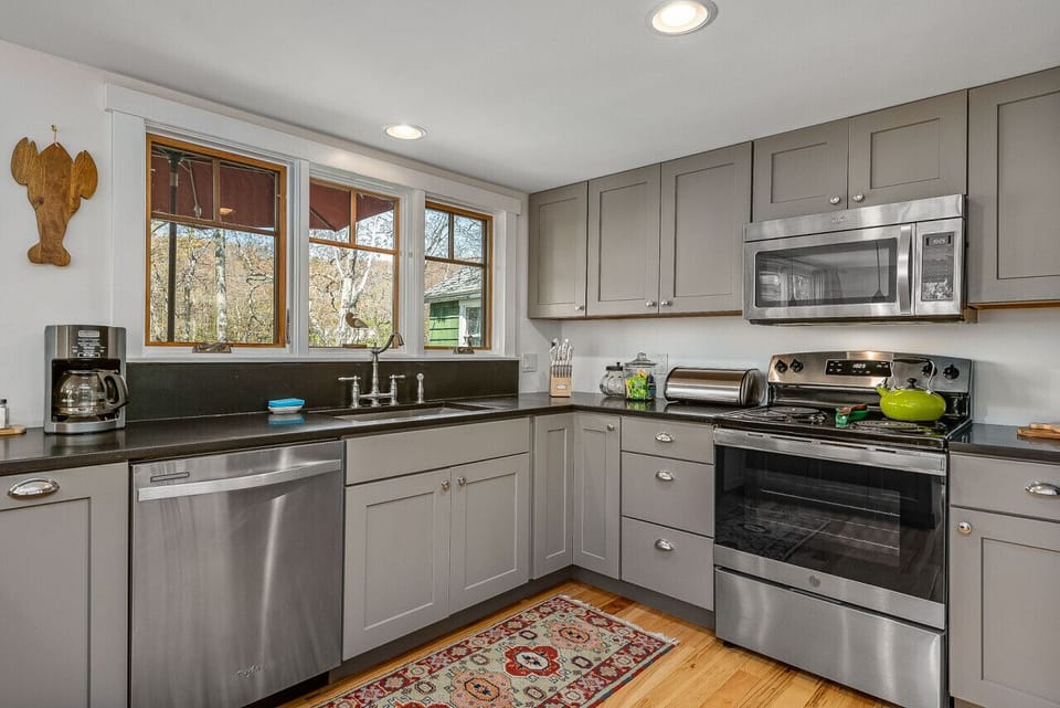 Big, modern, open concept kitchen