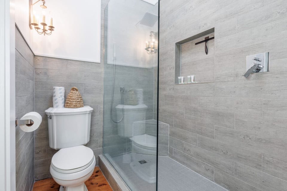 Primary Suite Bathroom with walk-in shower