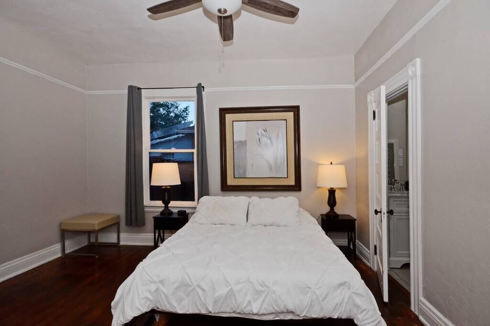 2nd bedroom queen bed 800 thread count sheets