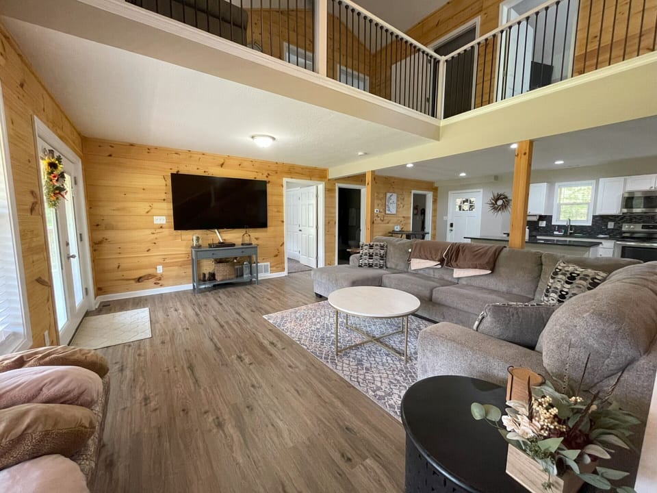 Living Room / Lounge