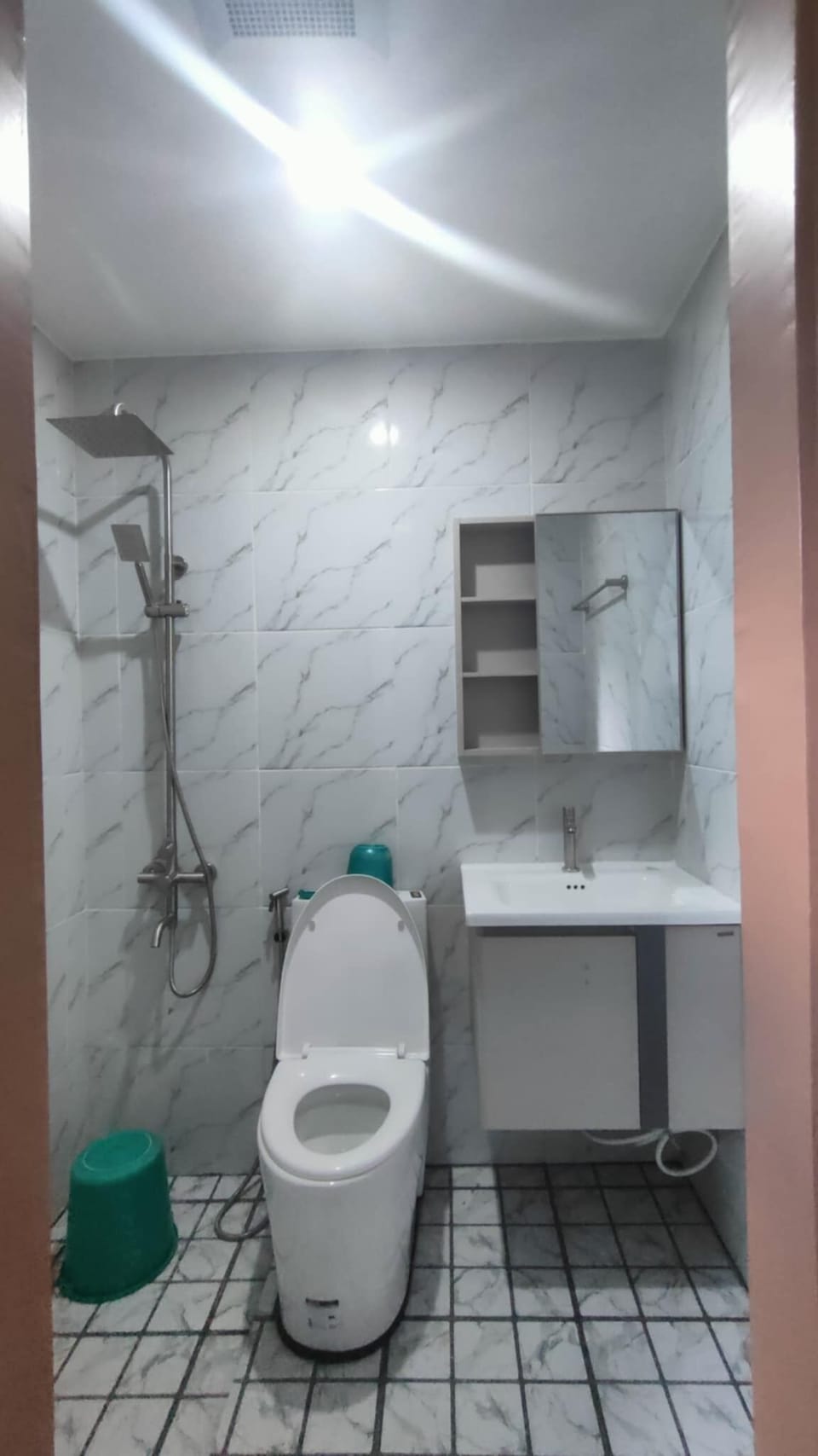 Deluxe Double Room | Bathroom | Shower, towels, soap