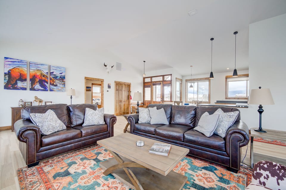 Cathedral ceilings in the main living areas, paired with dramatic views 