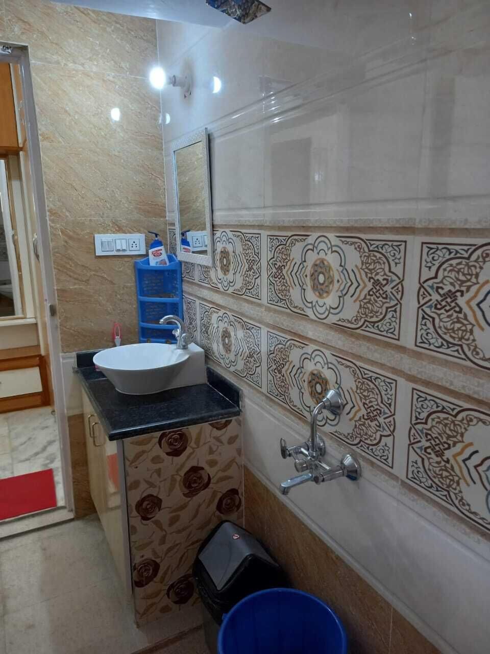 Shower, towels, soap, shampoo