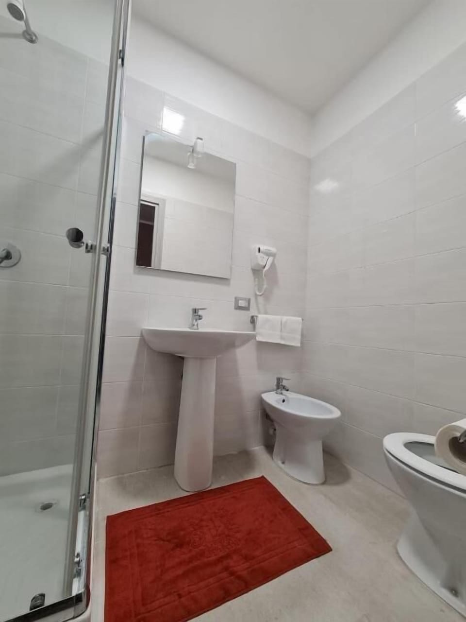 Superior Double or Twin Room | Bathroom | Shower, free toiletries, hair dryer, slippers