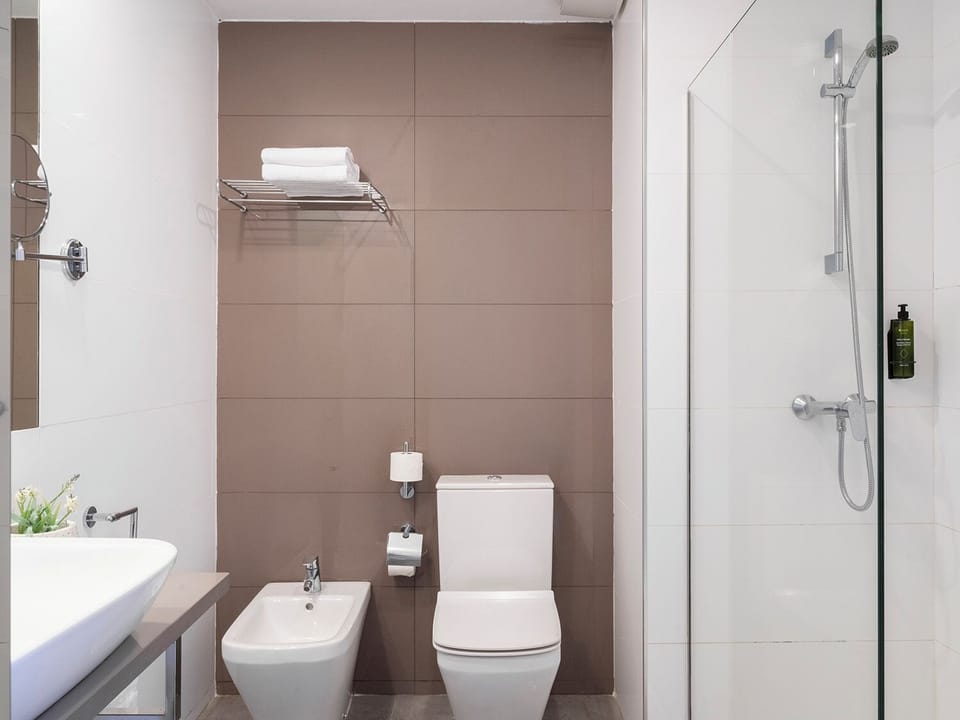 Hair dryer, towels