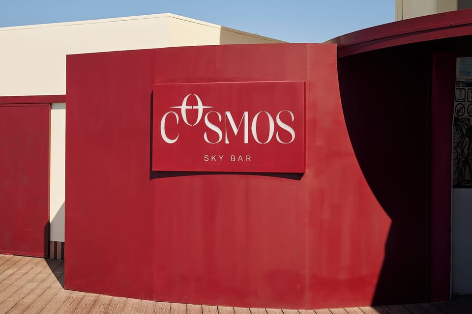 Poolside bar