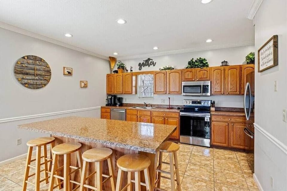 Chalet in the Sky's fully equipped kitchen