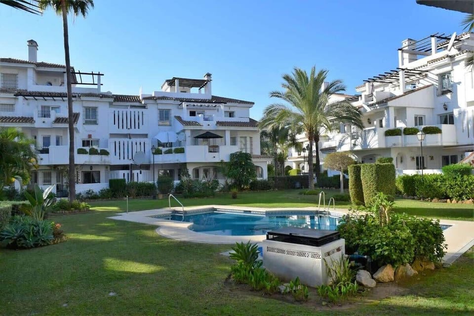 pool view, shared pool
