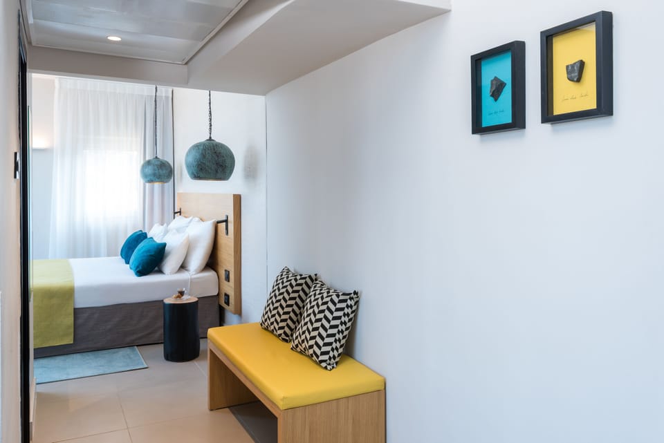 Deluxe Suite | In-room safe, individually furnished, iron/ironing board