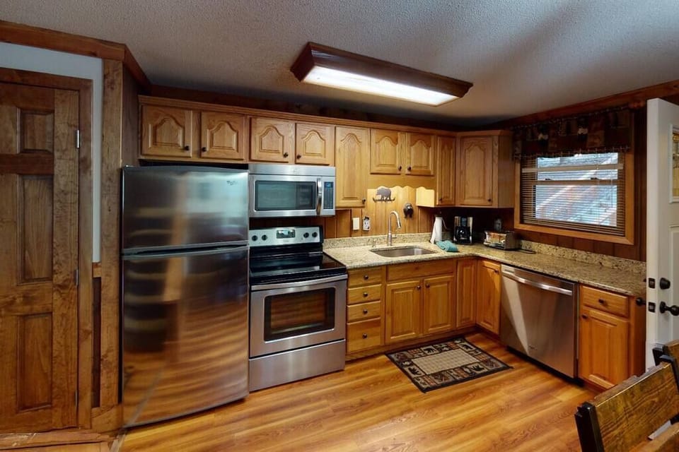 Check out our 360 tour - https://my.matterport.com/show/?m=wqhvTtjAU2h (2)
