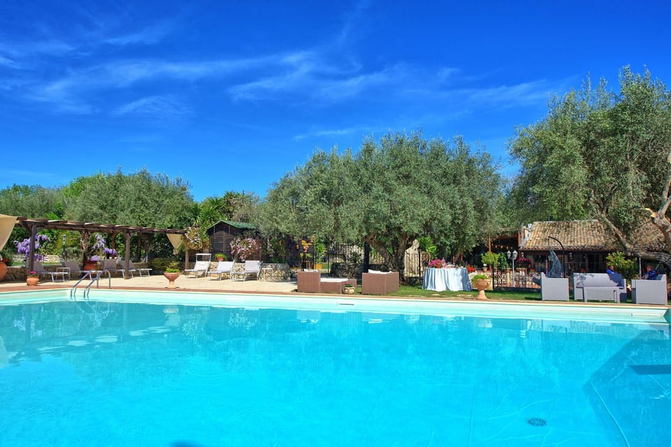 Building Exterior, Outdoor, Pool