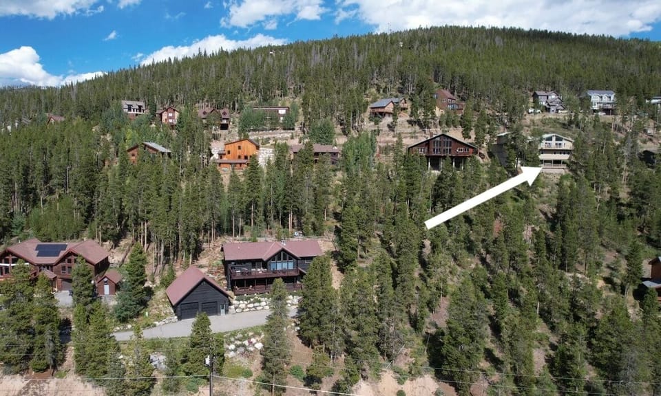 The neighborhood with arrow pointing to Double Diamond