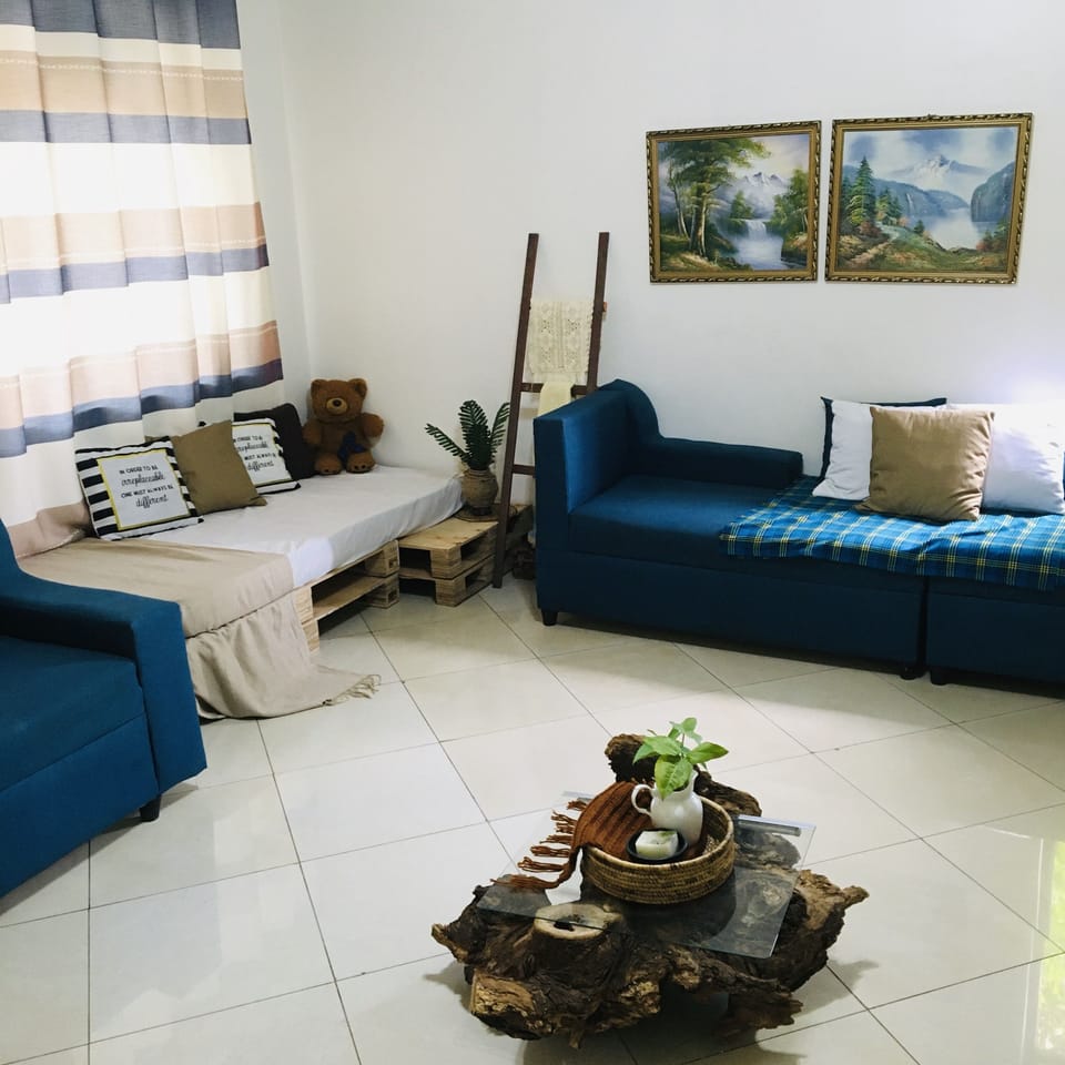 Traditional Double Room | Living area | Toys