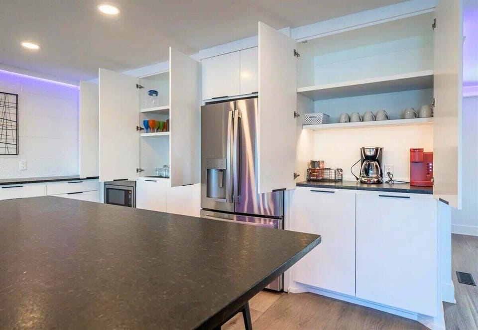 [Kitchen] Enjoy the Large Fridge and Extra Amenities the Kitchen has to Offer.