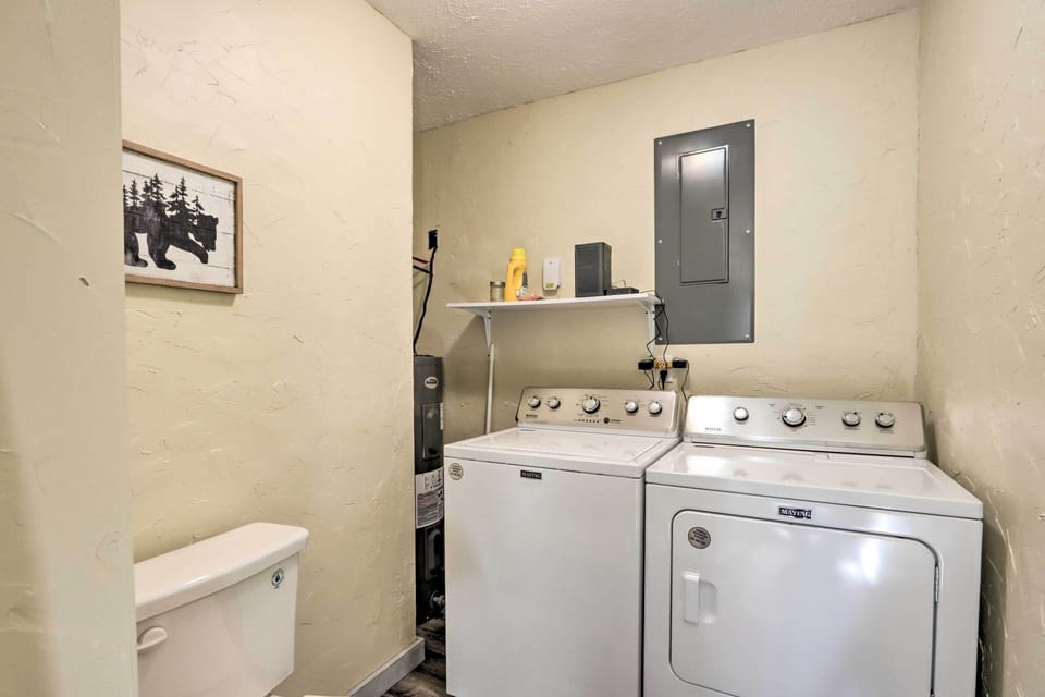 Laundry Room | Washer & Dryer
