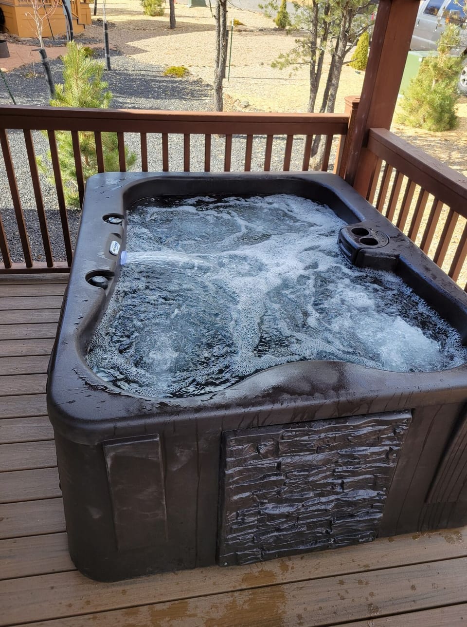 Outdoor spa tub