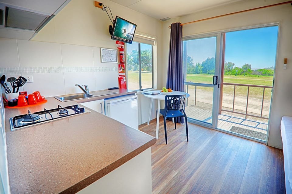 Economy Cabin - Sleeps 3 | Private kitchen | Fridge, microwave, stovetop, electric kettle