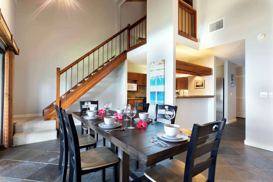 Condo, Multiple Beds, Balcony, Ocean View (Kanaloa 2403) | Dining