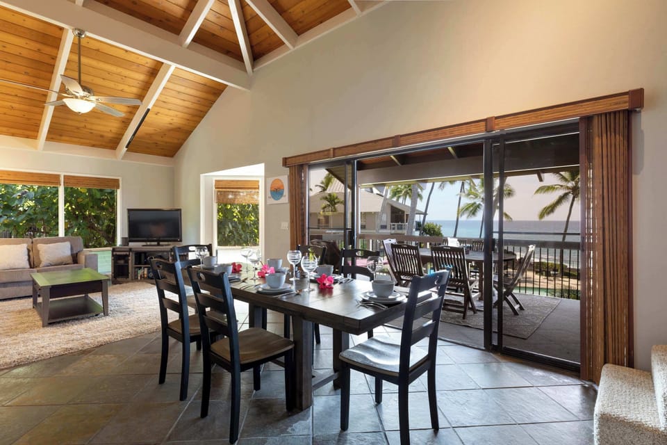 Condo, Multiple Beds, Balcony, Ocean View (Kanaloa 2403) | Dining