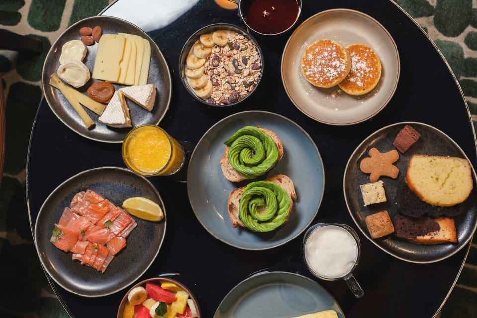 Daily buffet breakfast for a fee