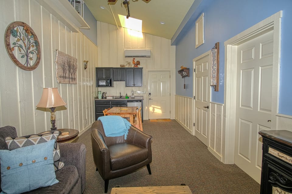 Creekside Suite | Living area | Computer monitors