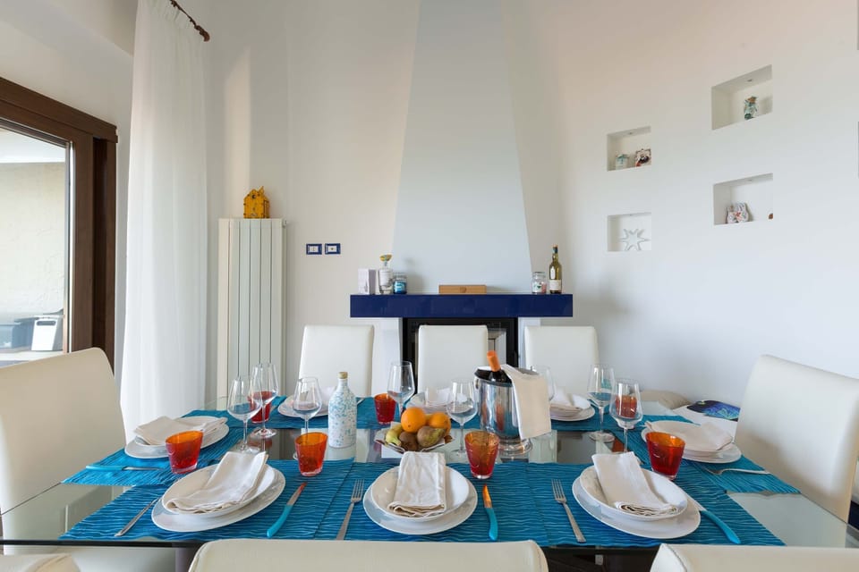 Villa | Dining room
