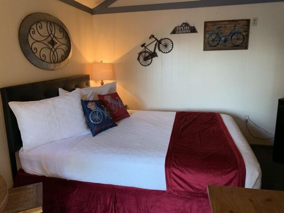 One queen bed