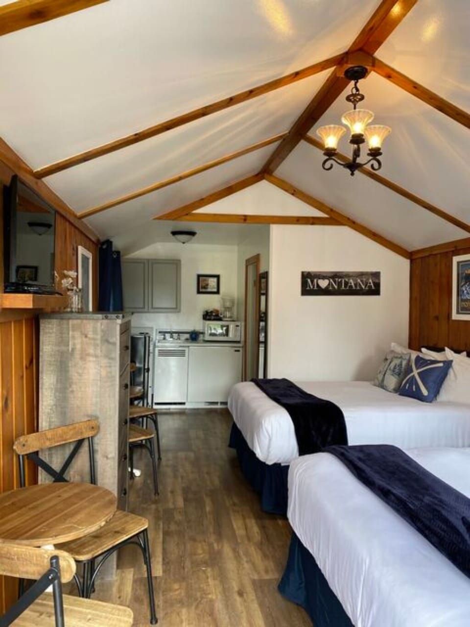 Bedroom connected to kitchen