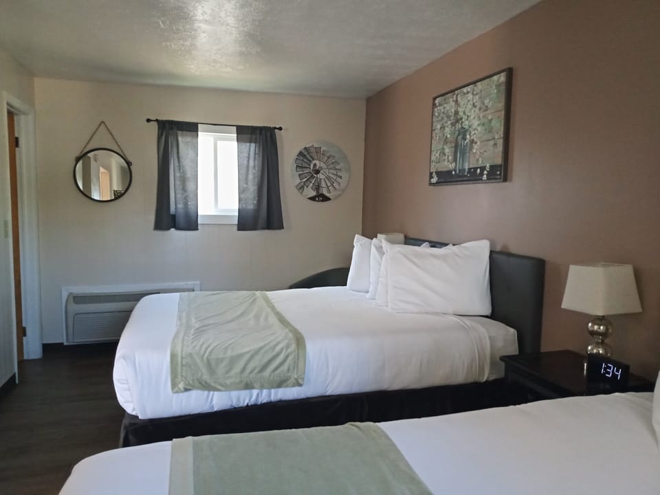 Two queen beds