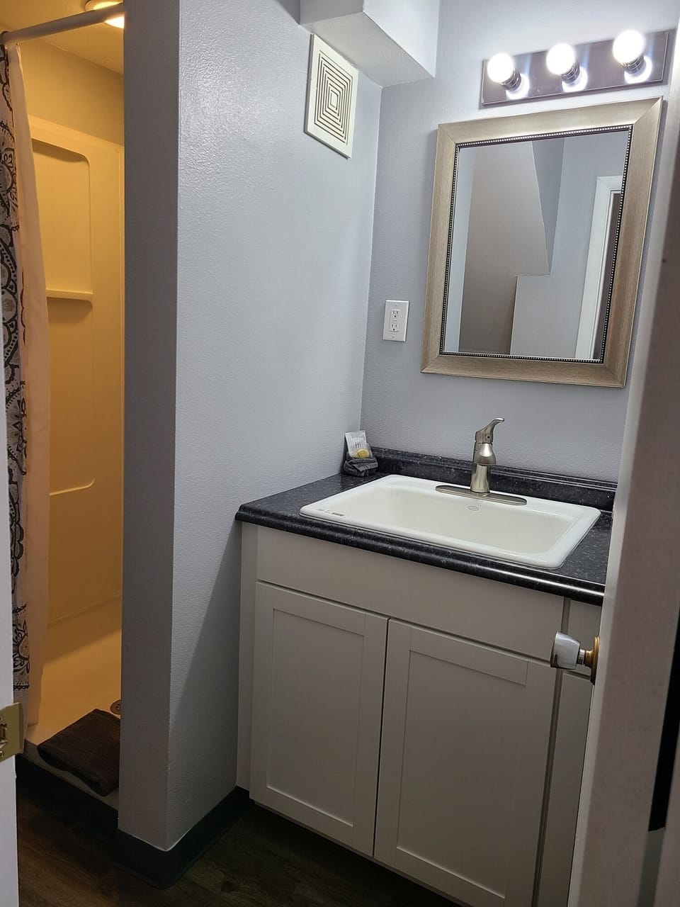 Full bathroom