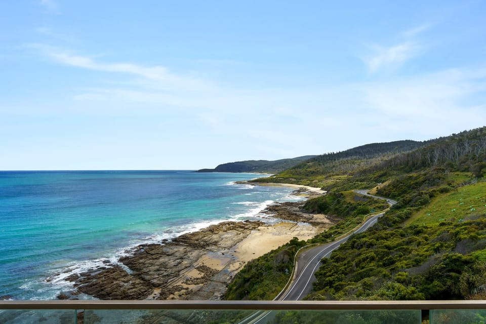 The iconic Great Ocean Road to Kennett River - balcony view!2