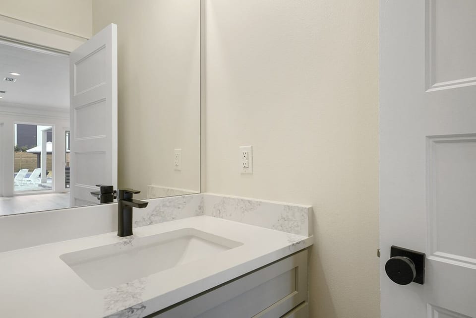 Deja Blue - Blue Mountain Beach - Bathroom