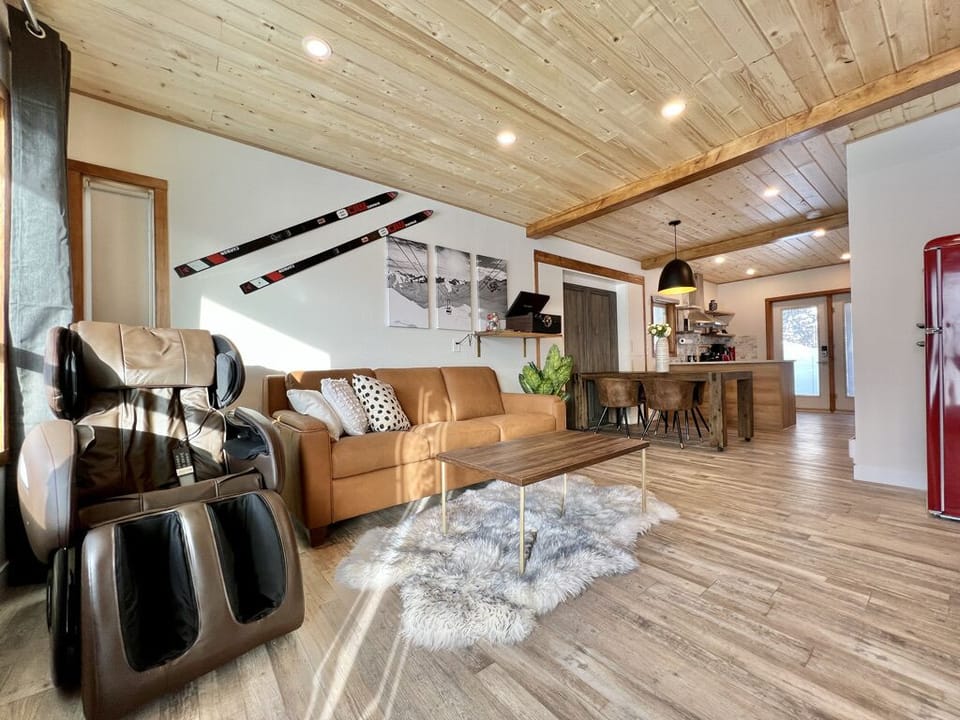 Living room - Queen Sofa bed