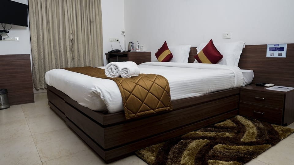 Deluxe Queen Room | Rollaway beds, free WiFi, bed sheets