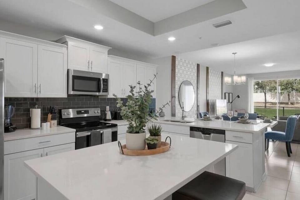 Kitchen Island#Disney #Parks #kingdom #springs #StoreyLake #Apartment #Vacation #Rental #waterpark #Kissimmee #Orlando #universal #citywalk
