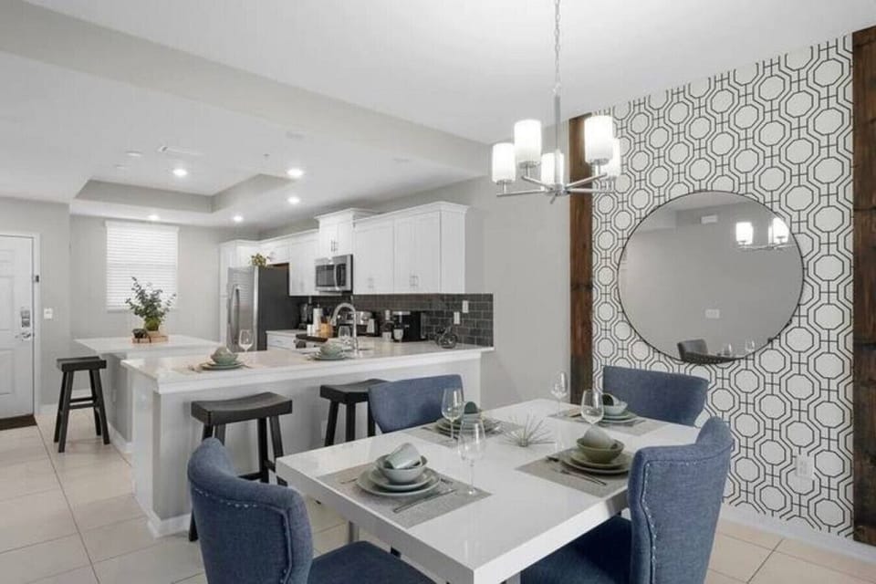 Dining Room#Disney #Parks #kingdom #springs #StoreyLake #Apartment #Vacation #Rental #waterpark #Kissimmee #Orlando #universal #citywalk