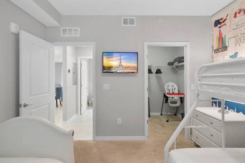Second bedroom with Smart TV and Walk In Closet!#Disney #Parks #kingdom #springs #StoreyLake #Apartment #Vacation #Rental #waterpark #Kissimmee #Orlando #universal #citywalk