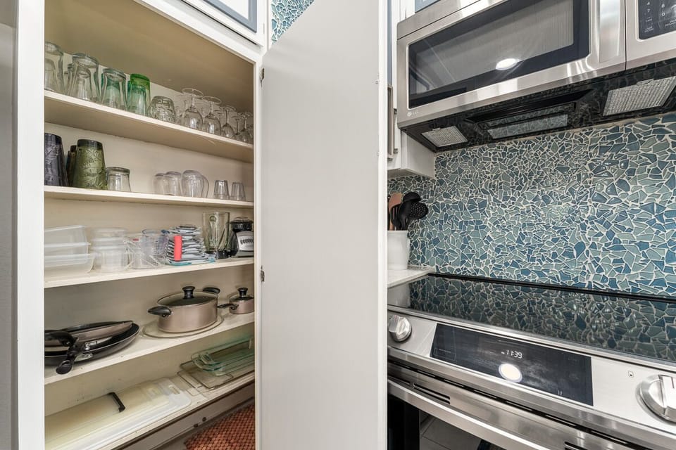 fully stocked kitchen