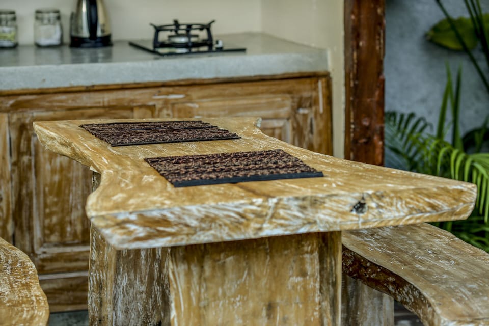 Romantic Villa | Private kitchen | Mini-fridge, microwave, stovetop, electric kettle