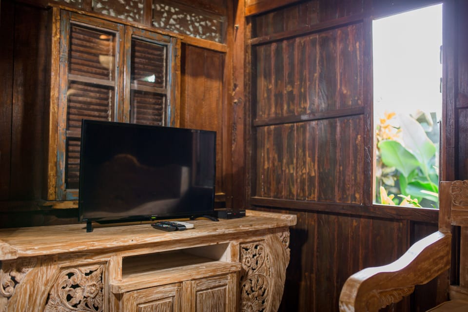 Romantic Villa | Egyptian cotton sheets, premium bedding, minibar, in-room safe