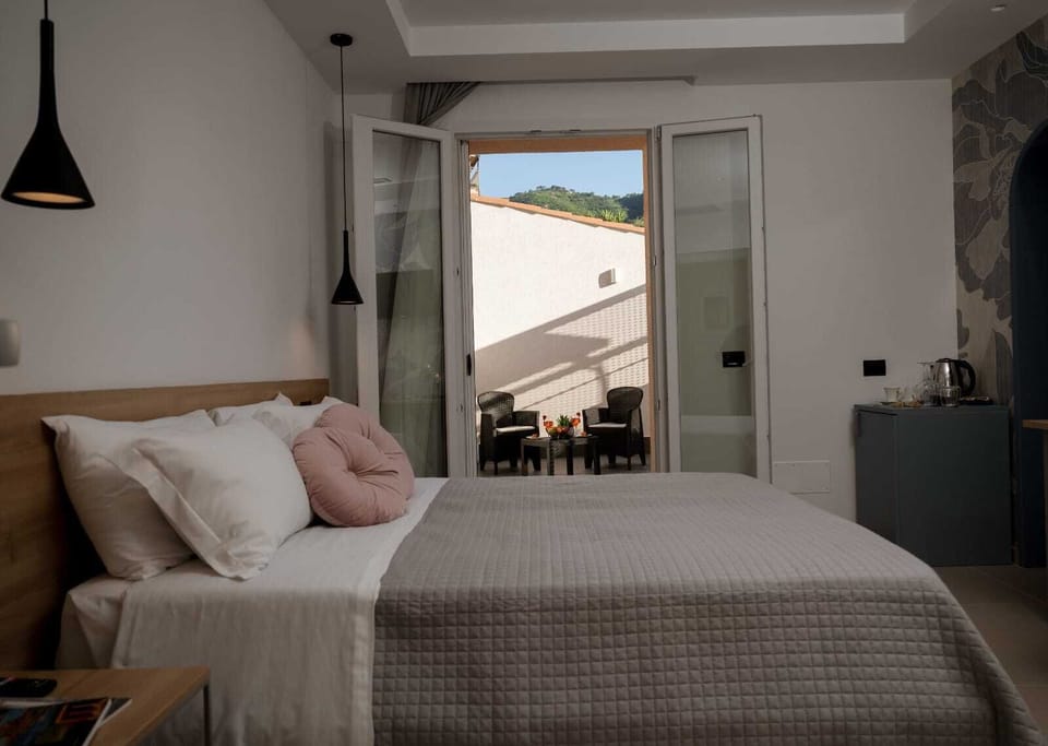 Superior Double or Twin Room | Down comforters, free minibar items, in-room safe