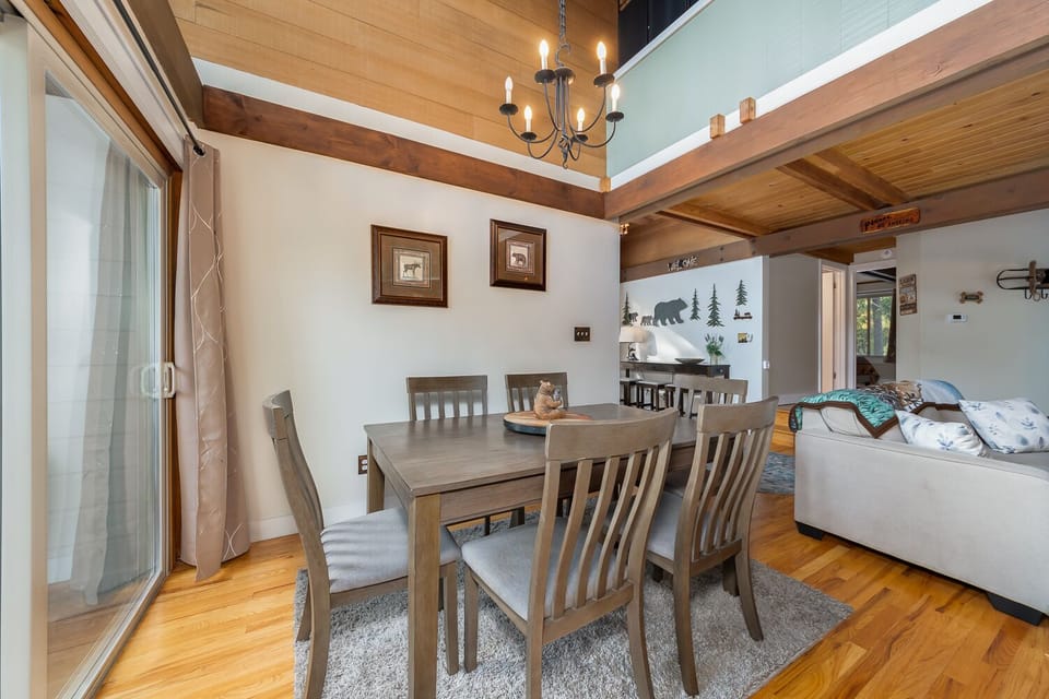 Dining Area 2