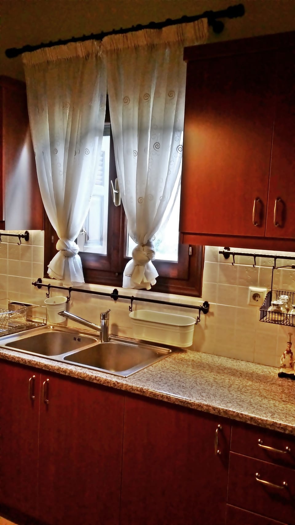 House, 3 Bedrooms | Private kitchen | Full-size fridge, oven, stovetop, dishwasher