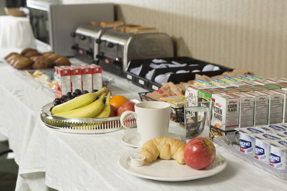 Free daily continental breakfast