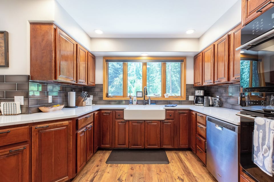 fully stocked kitchen 